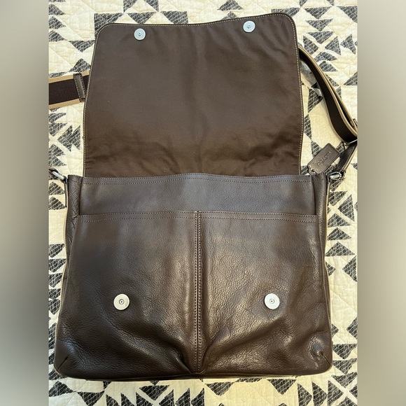 Coach Messenger Bag - Brown Pebble Leather (Charles Messenger) - Picture 5 of 6
